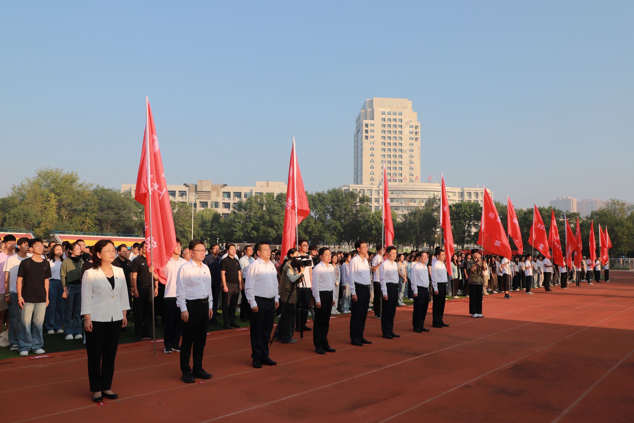 本次仪式以“烽火记忆照前路 百又五载