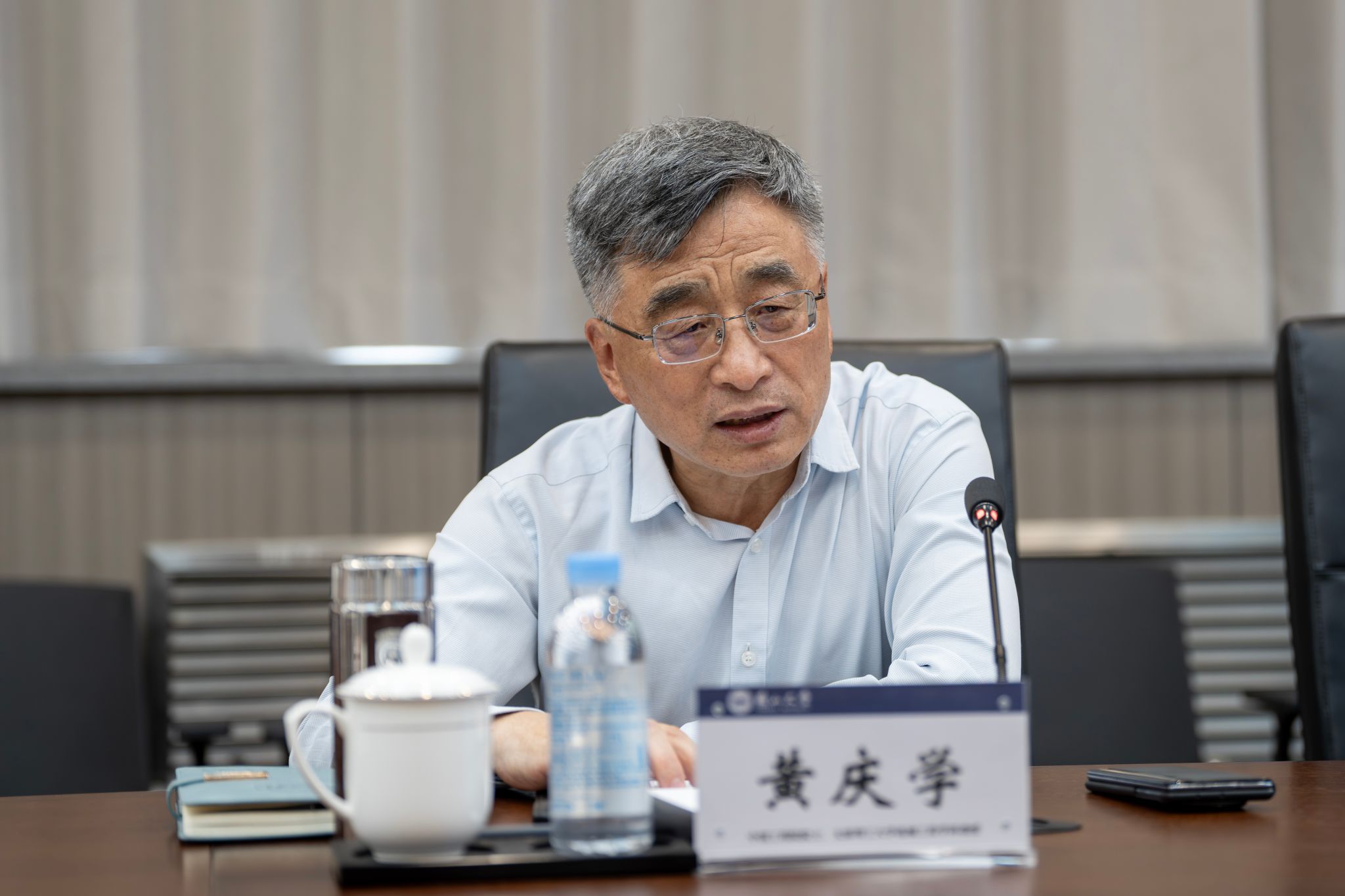 副校长李春玲等领导出席座谈会